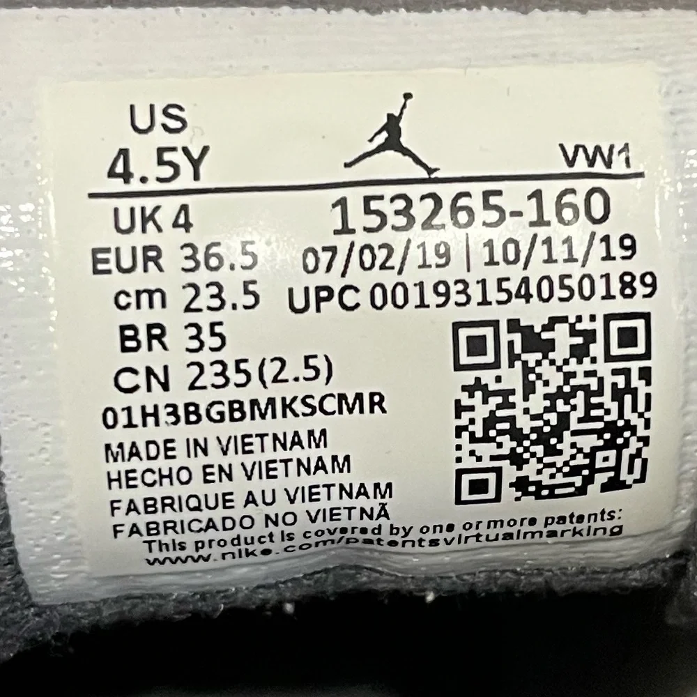 Jordan 12s “White Dark Grey” Sz 4.5Y - Picture 6 of 6